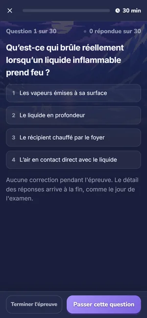 L’examen blanc dans l’app : question 1 sur 30, le chrono de 30 minutes, aucune correction pendant l’épreuve.